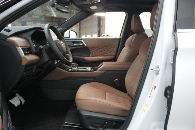 New 2026 Mitsubishi Outlander SEL image 6