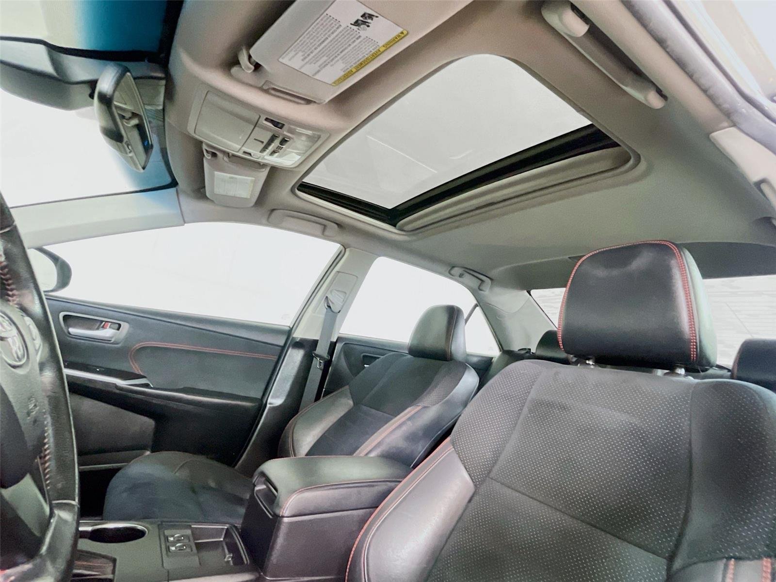 Used 2015 Toyota Camry XSE w/ Advanced Technology Package FWD image 11