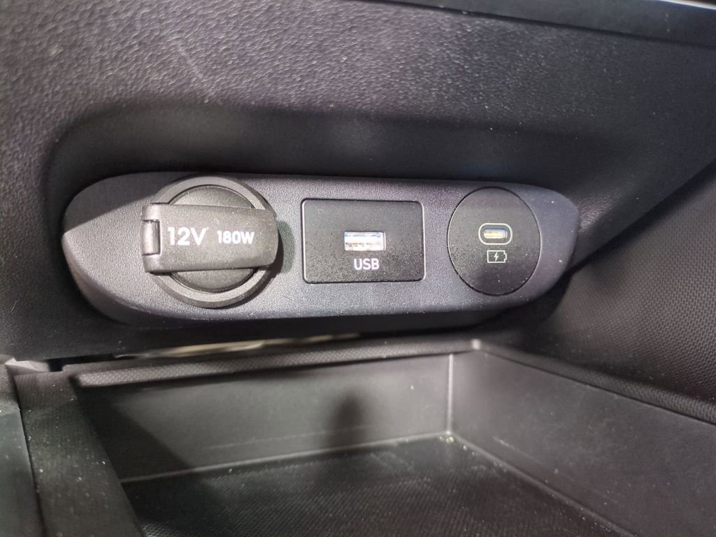 Certified 2024 Hyundai Elantra SEL image 24