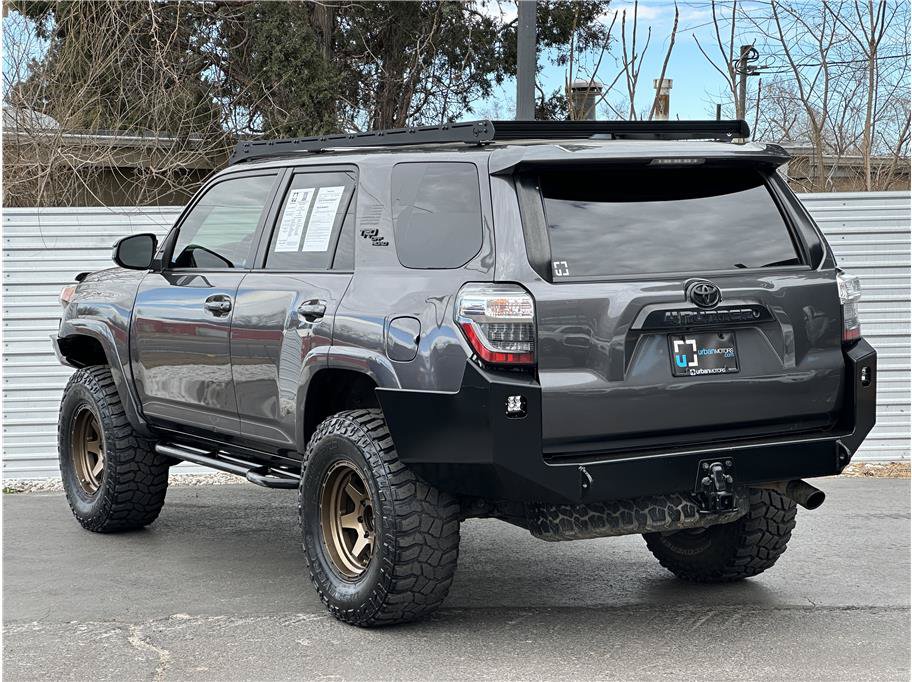 Used 2018 Toyota 4Runner TRD Off-Road AWD/4WD image 3