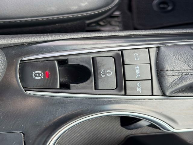 Used 2019 Toyota Camry XSE image 32