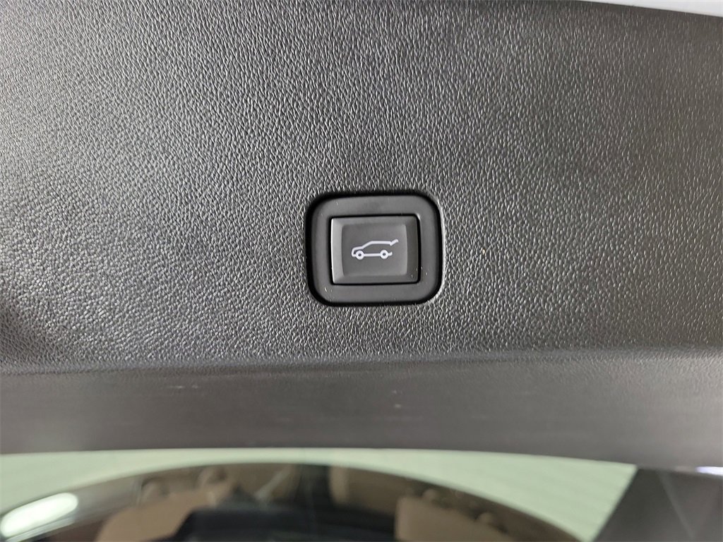 Certified 2023 Cadillac XT6 Premium Luxury w/ Platinum Package image 9