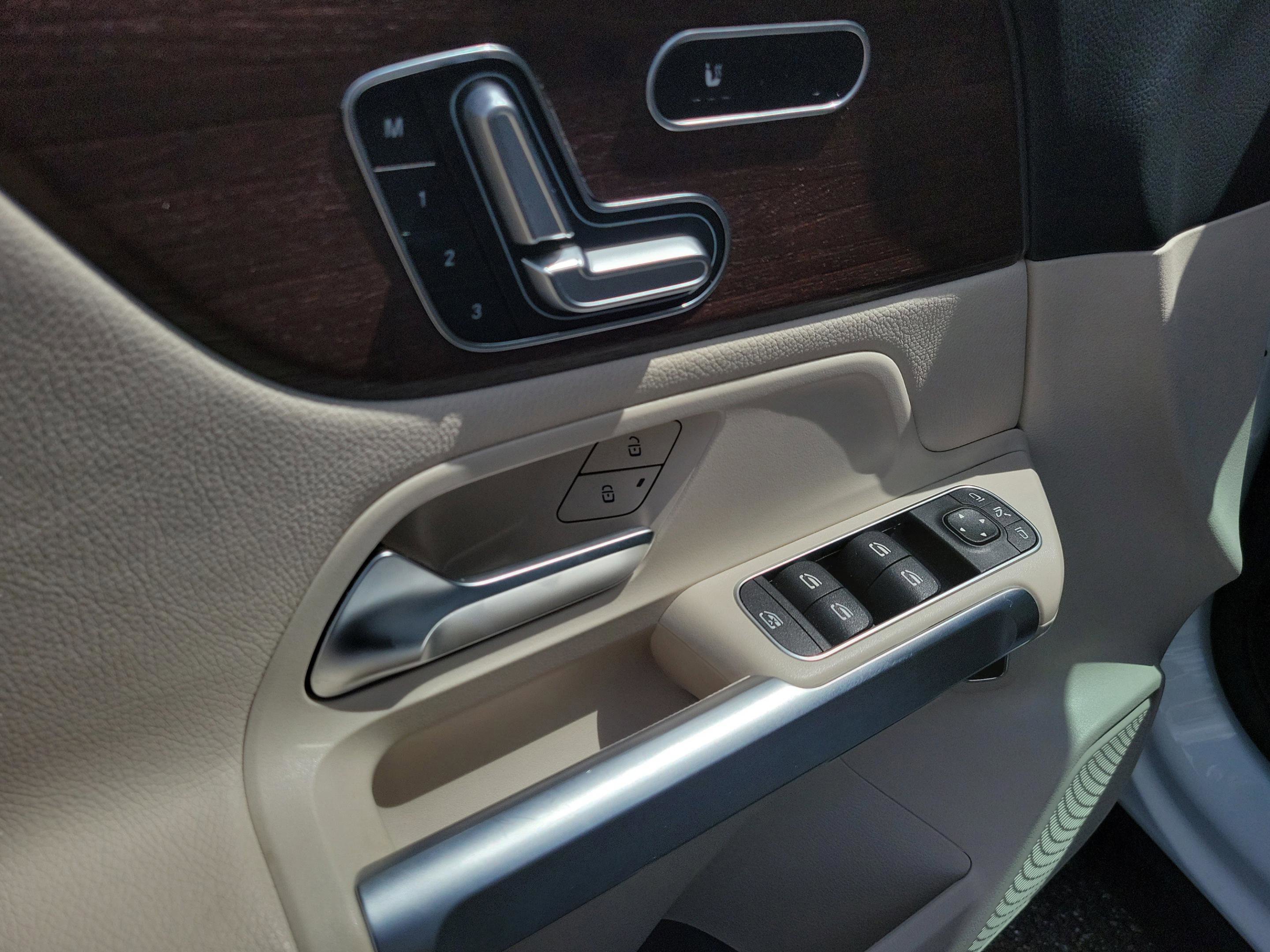 Used 2023 Mercedes-Benz GLB 250 4MATIC image 15