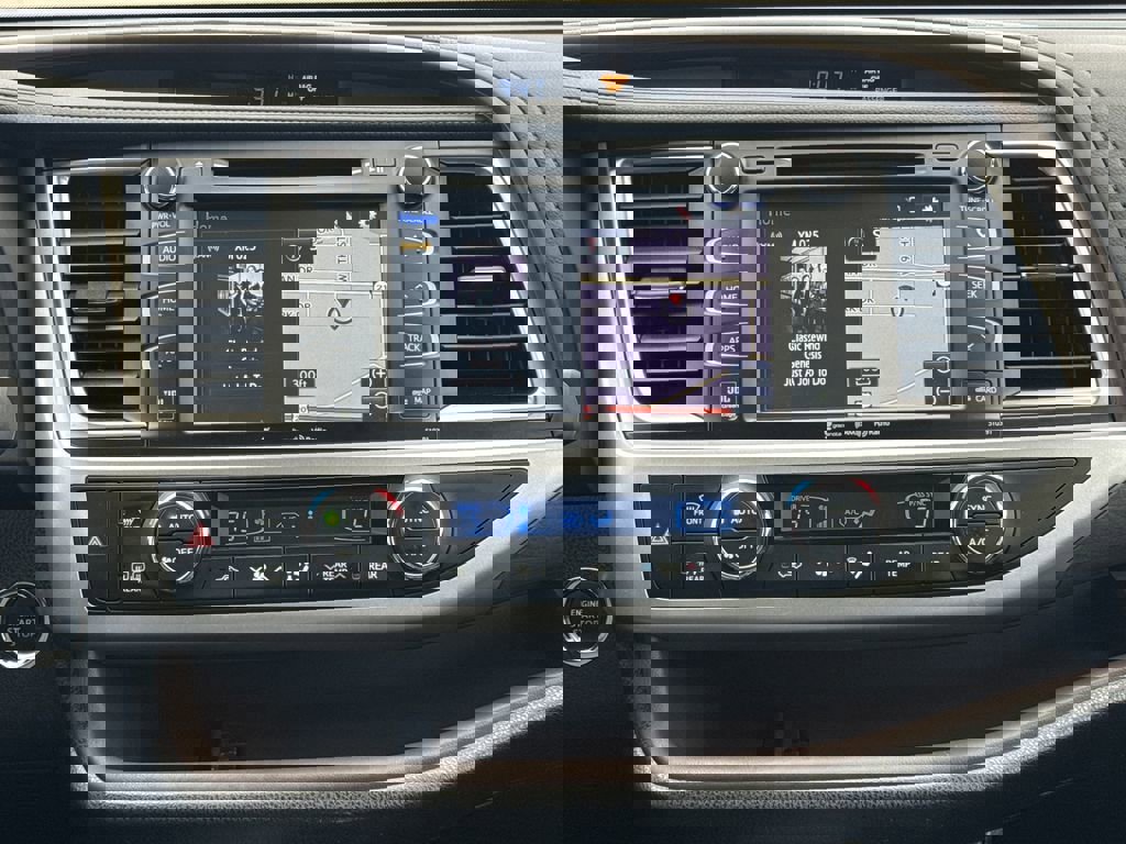 Used 2019 Toyota Highlander Limited Platinum image 25