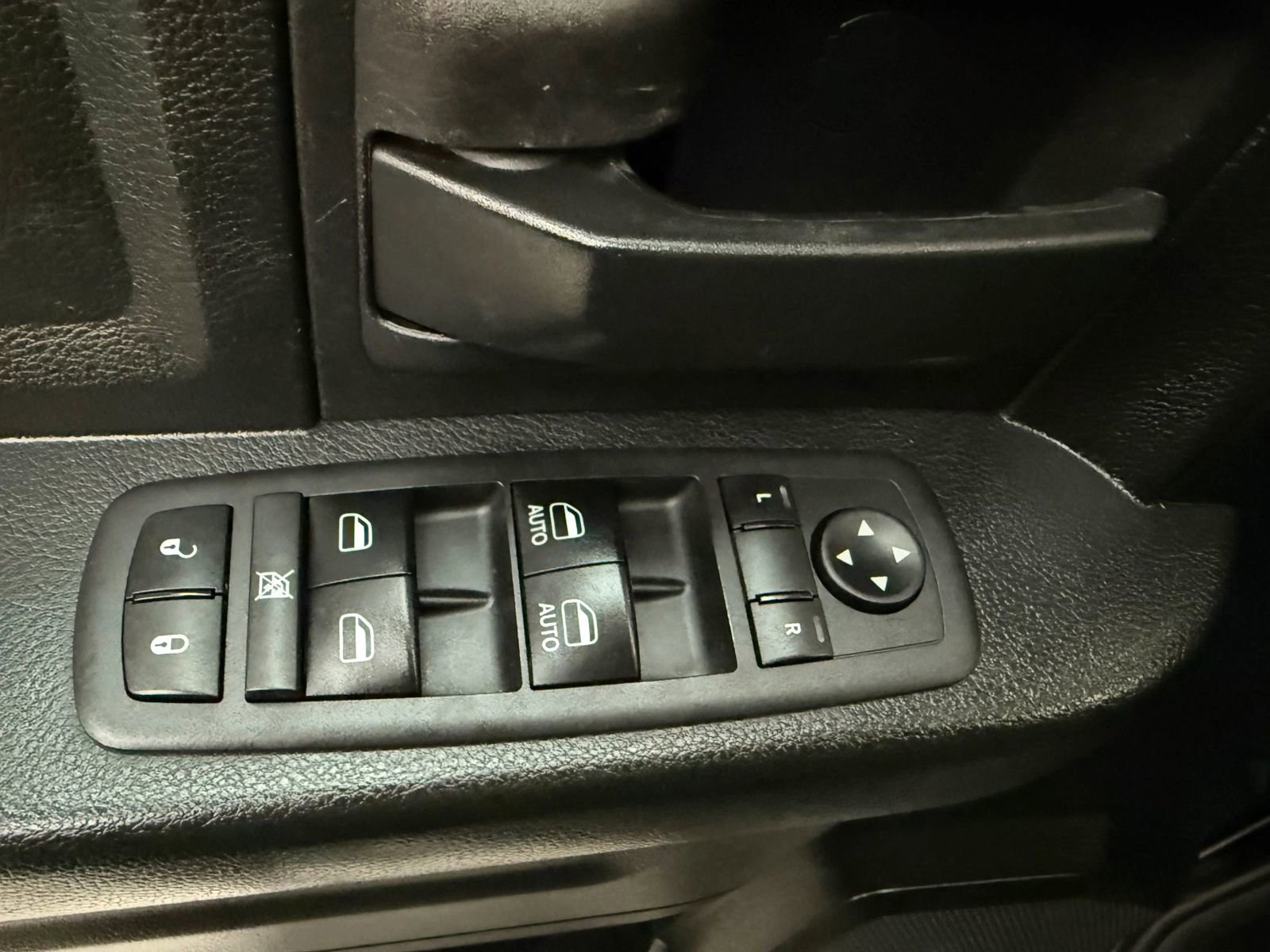 Used 2018 RAM 1500 Express w/ Express Value Package image 23