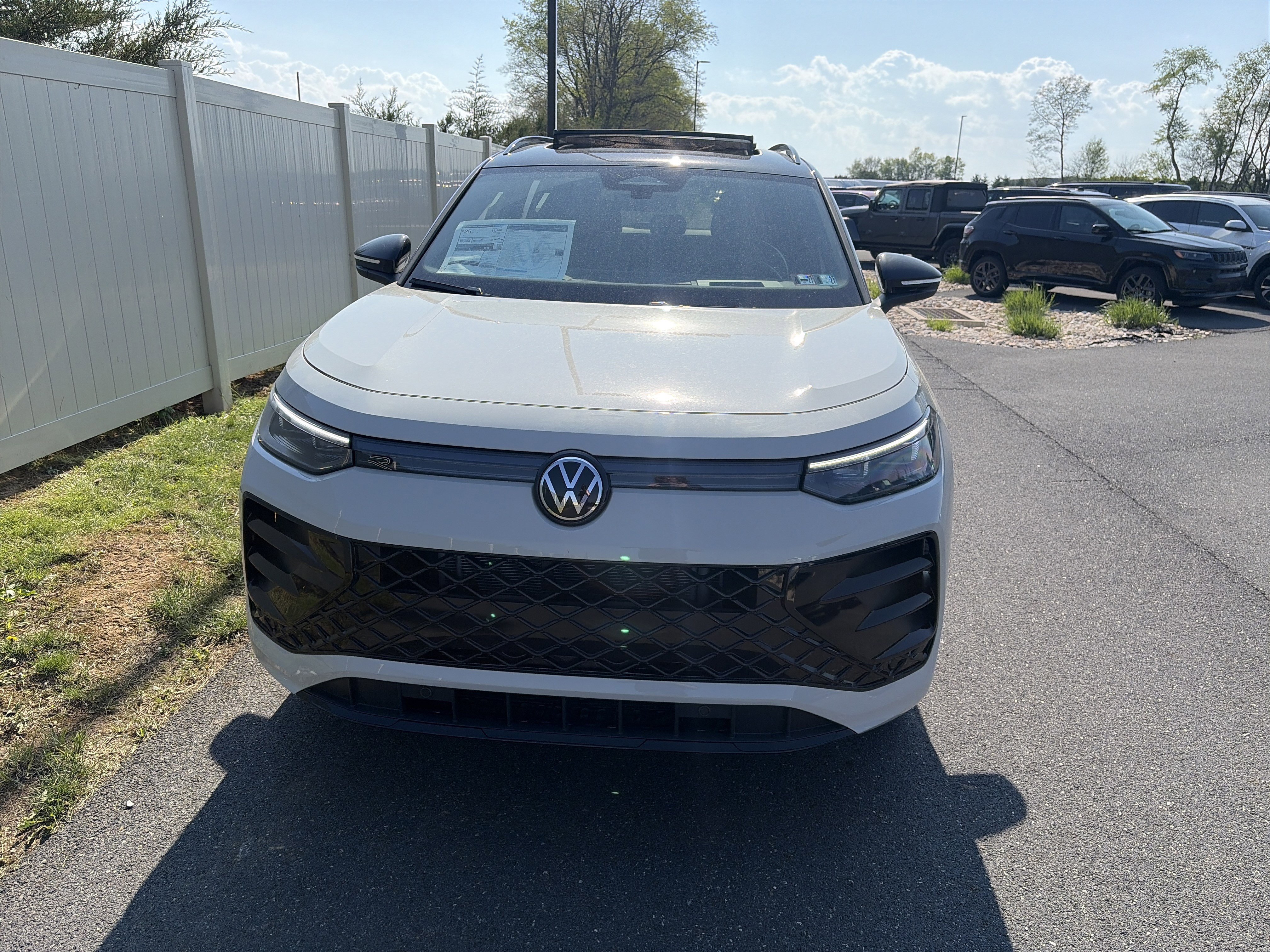 New 2026 Volkswagen Tiguan SE R-Line AWD/4WD image 2