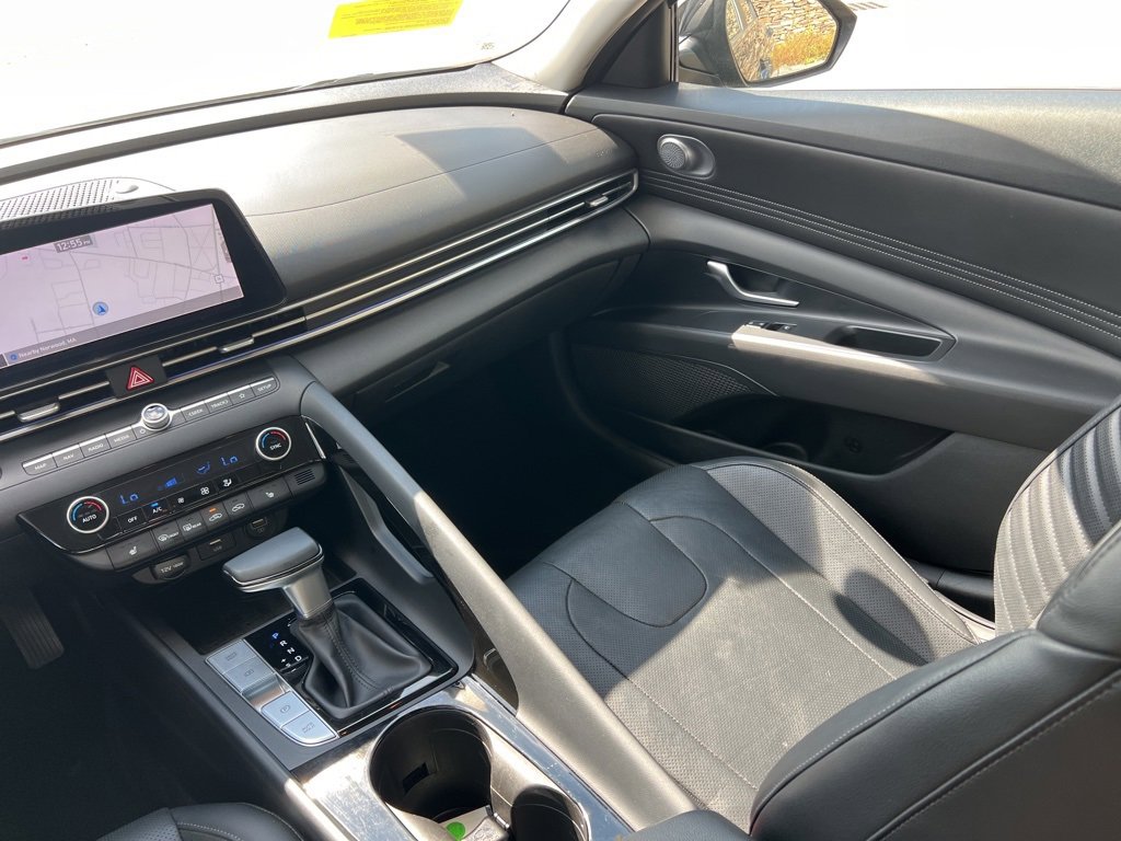 Used 2022 Hyundai Elantra Limited image 23