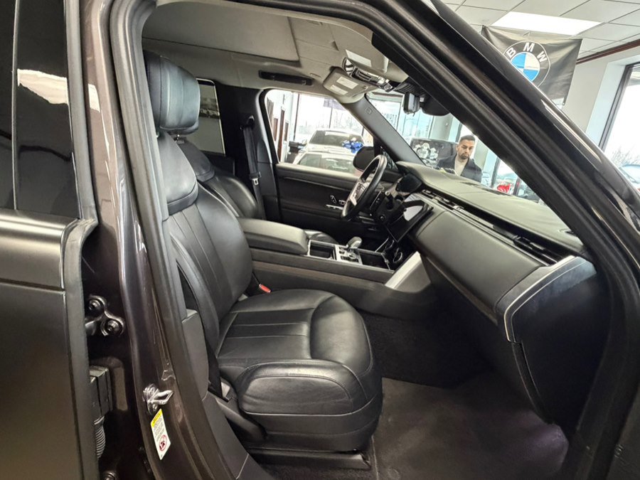 Used 2022 Land Rover Range Rover Long Wheelbase First Edition AWD/4WD image 39