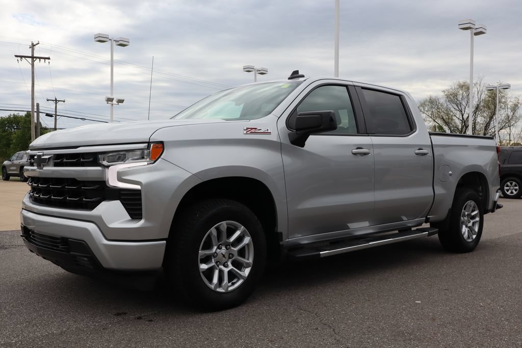 Used 2022 Chevrolet Silverado 1500 RST w/ Z71 Off-Road Package AWD/4WD image 8