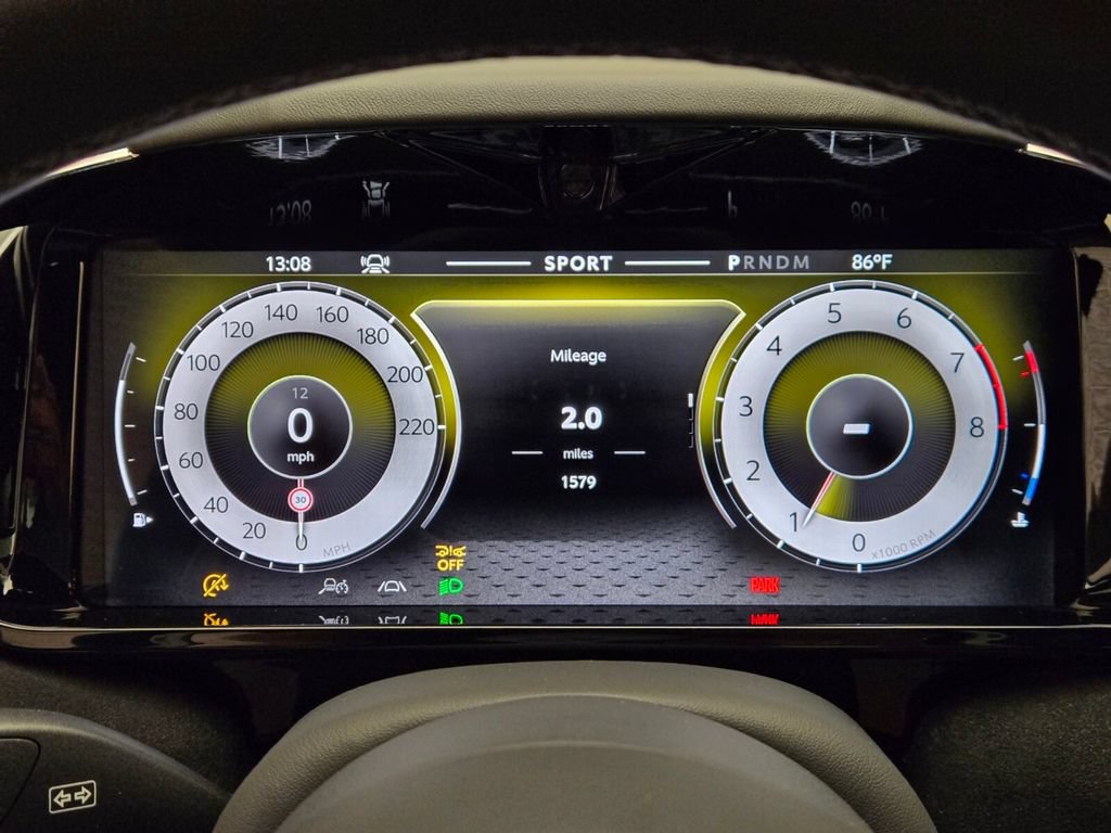 Used 2025 Aston Martin V8 Vantage Coupe RWD image 33