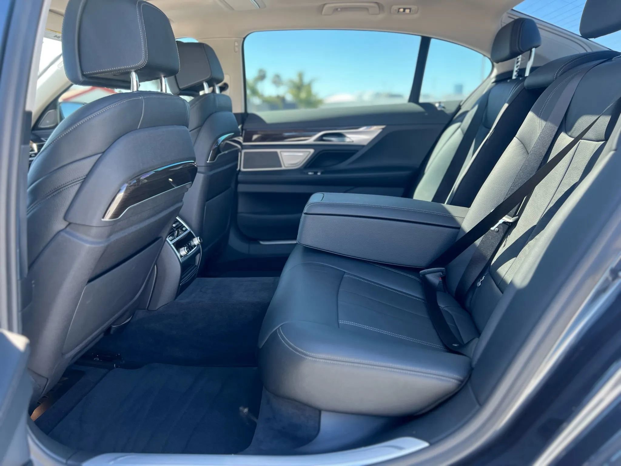 Used 2020 BMW 740i image 26