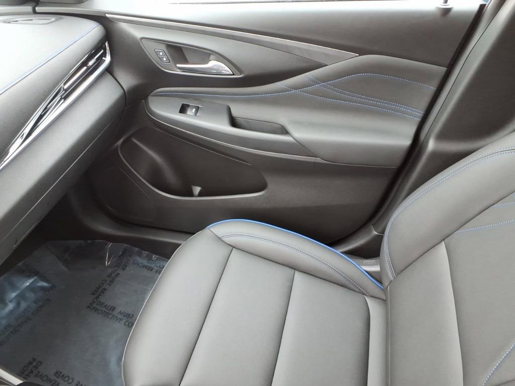 Used 2024 Buick Envista Sport Touring w/ Convenience I Package image 23