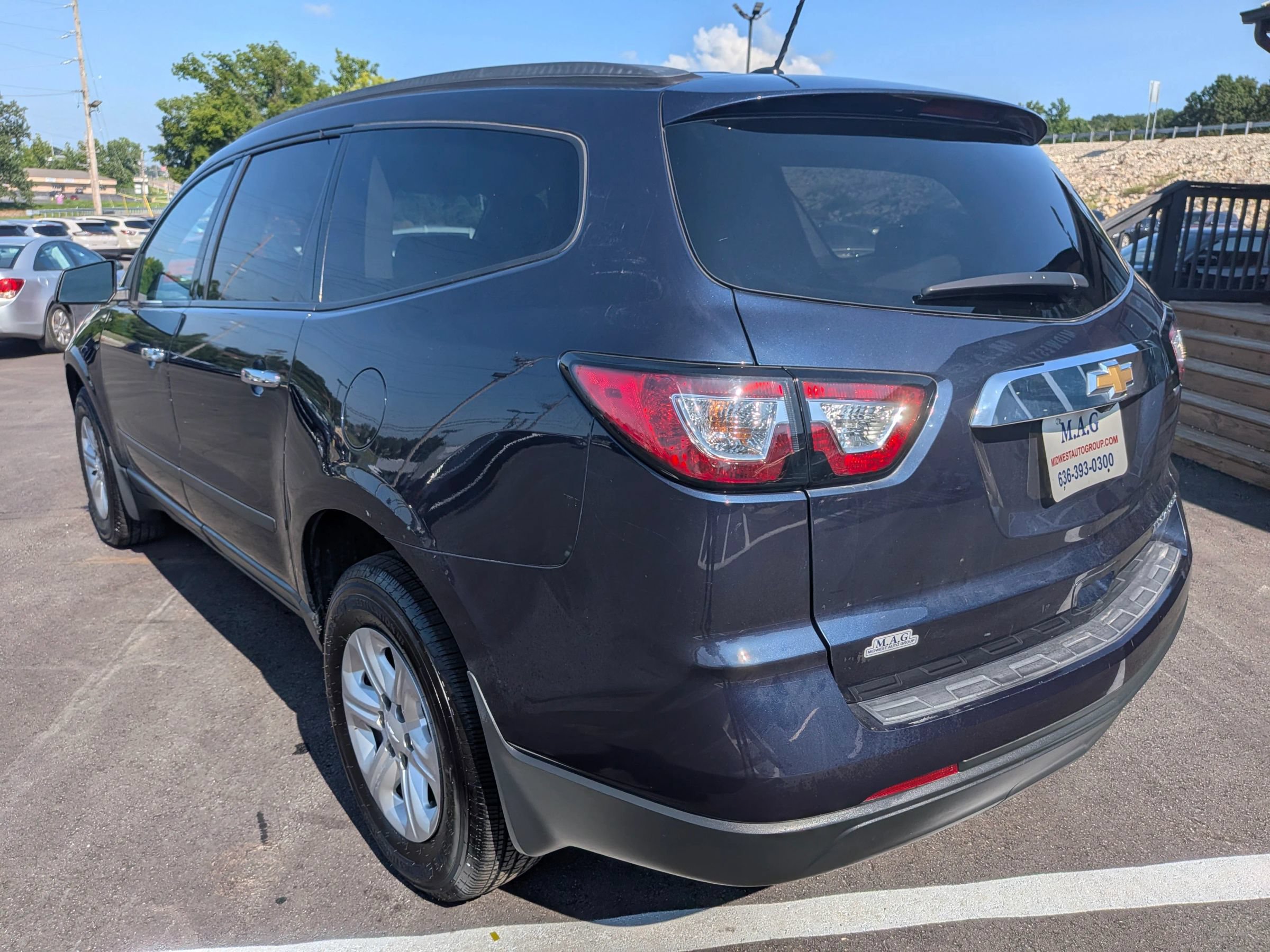 Used 2015 Chevrolet Traverse LS FWD image 4