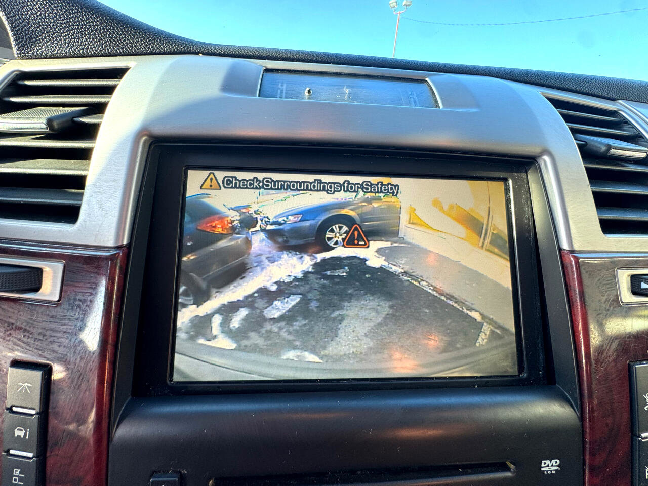 Used 2007 Cadillac Escalade AWD w/ Information Package image 26