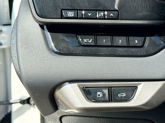 Used 2023 Lexus RX 350 Premium w/ Accessory Package AWD/4WD image 37