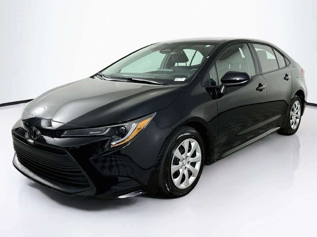 Used 2025 Toyota Corolla LE FWD image 1