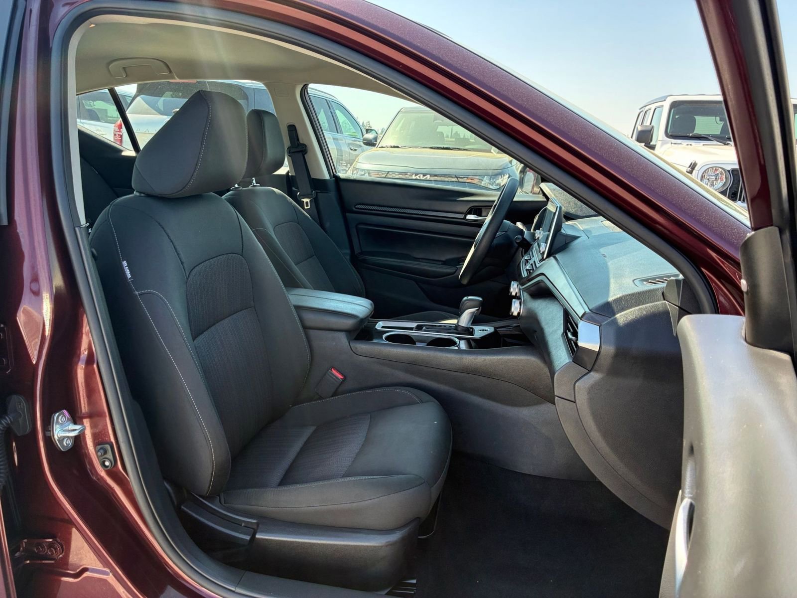 Used 2024 Nissan Altima 2.5 SV FWD image 36