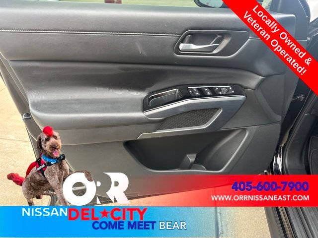 Used 2024 Nissan Pathfinder SL w/ SL Premium Package AWD/4WD image 15
