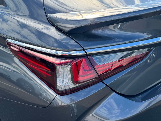Certified 2023 Lexus ES 350 w/ Premium Package FWD image 13