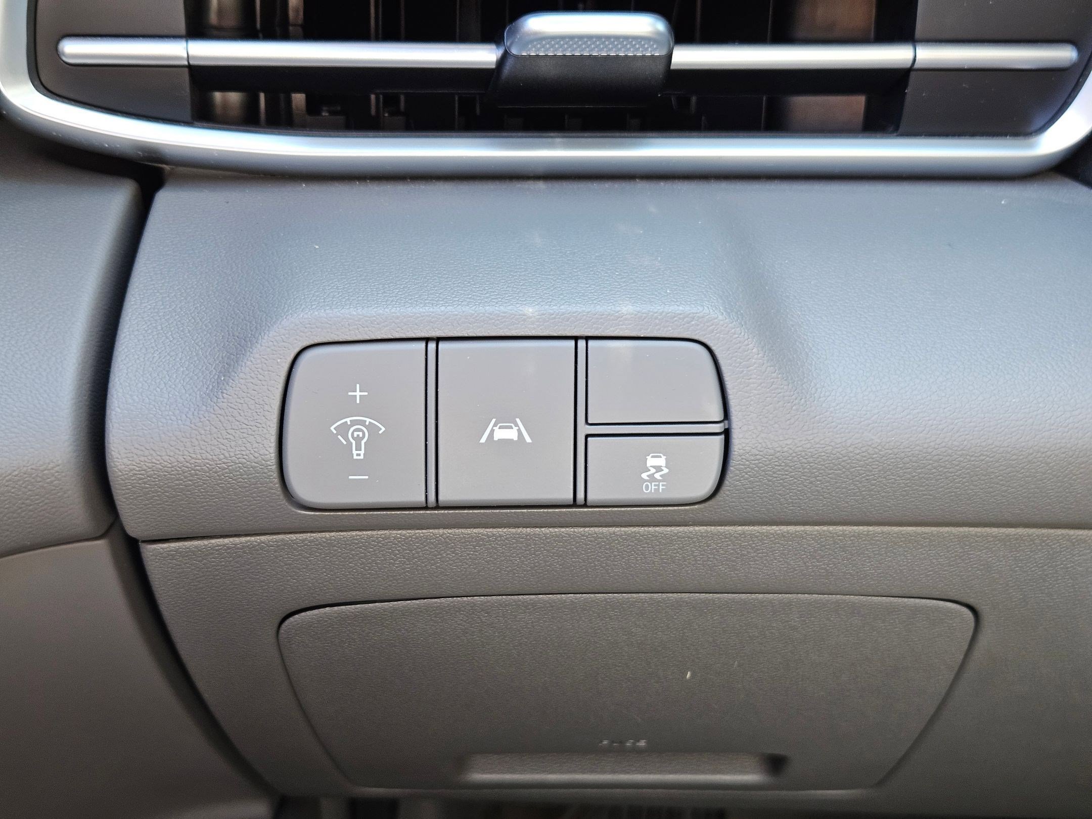 Used 2023 Hyundai Elantra SEL image 16