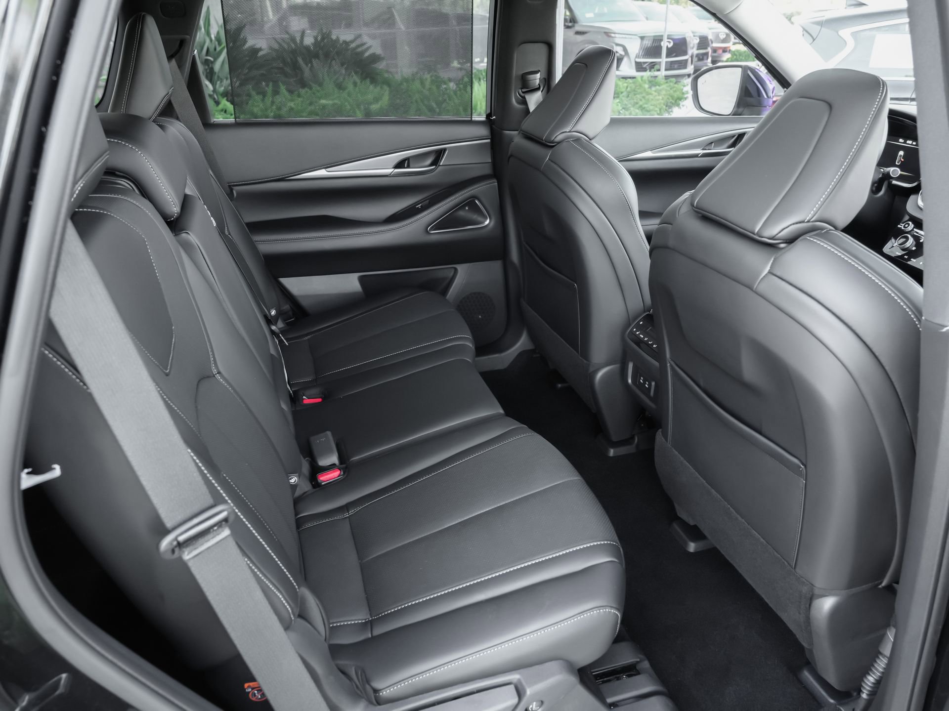 Certified 2026 INFINITI QX60 Luxe w/ Cargo Package FWD image 35