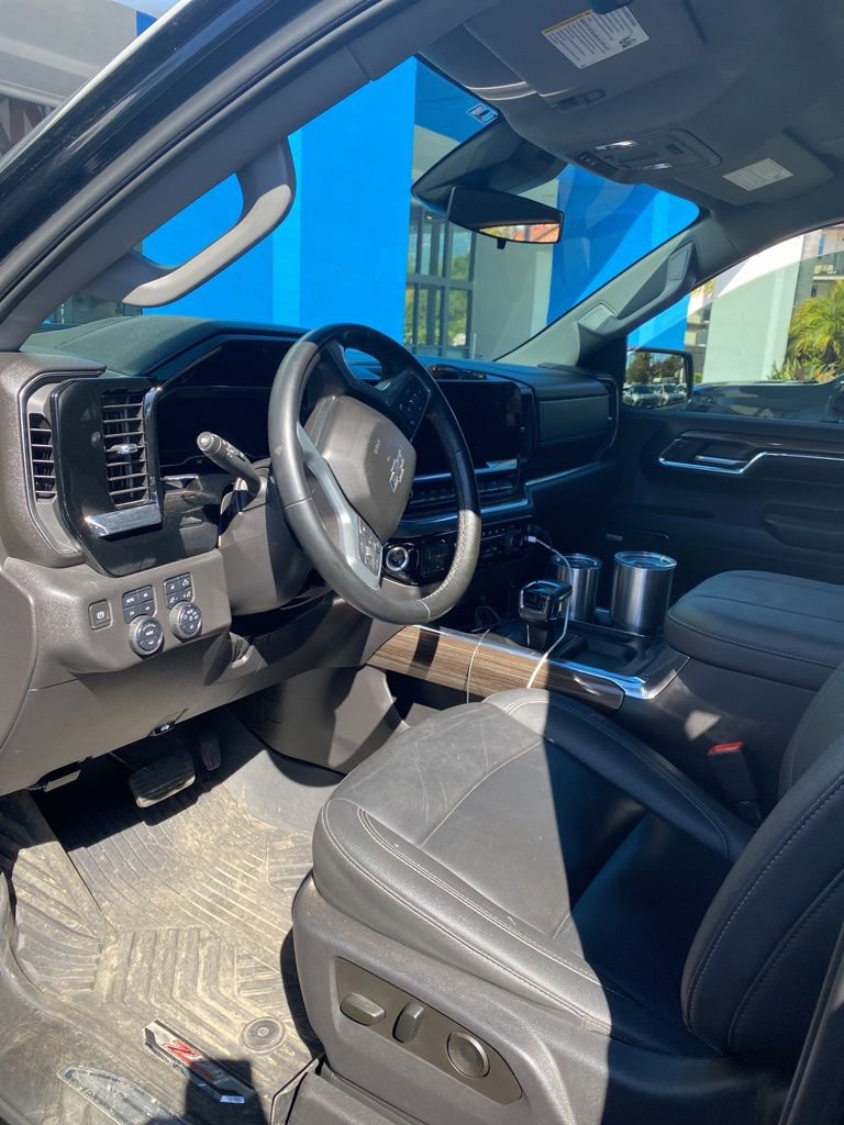 Used 2023 Chevrolet Silverado 1500 LT Trail Boss w/ LT Trail Boss Premium Package image 12