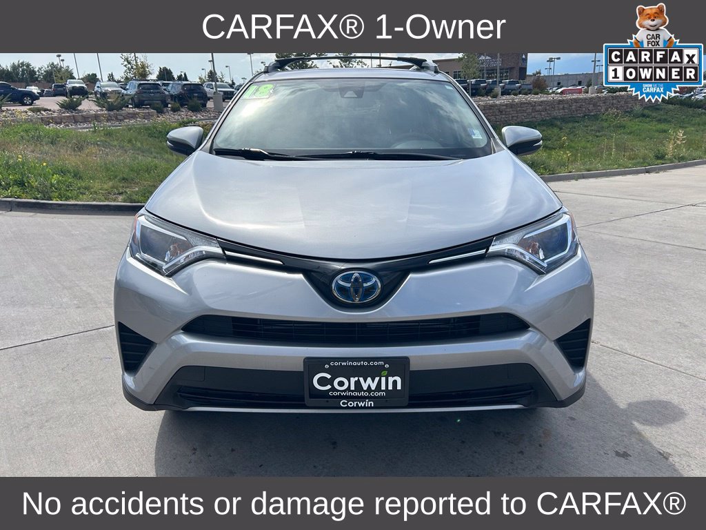Used 2018 Toyota RAV4 LE AWD/4WD image 2