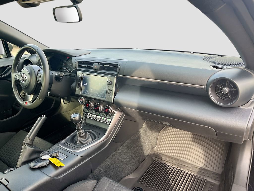 Used 2025 Toyota GR86 w/ ALL Weather Mat Package (TMS) RWD image 26