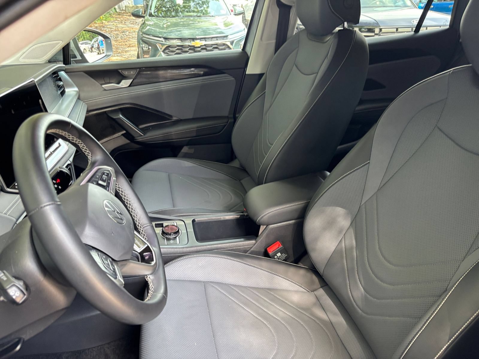 Used 2025 Chevrolet Equinox LT FWD image 28