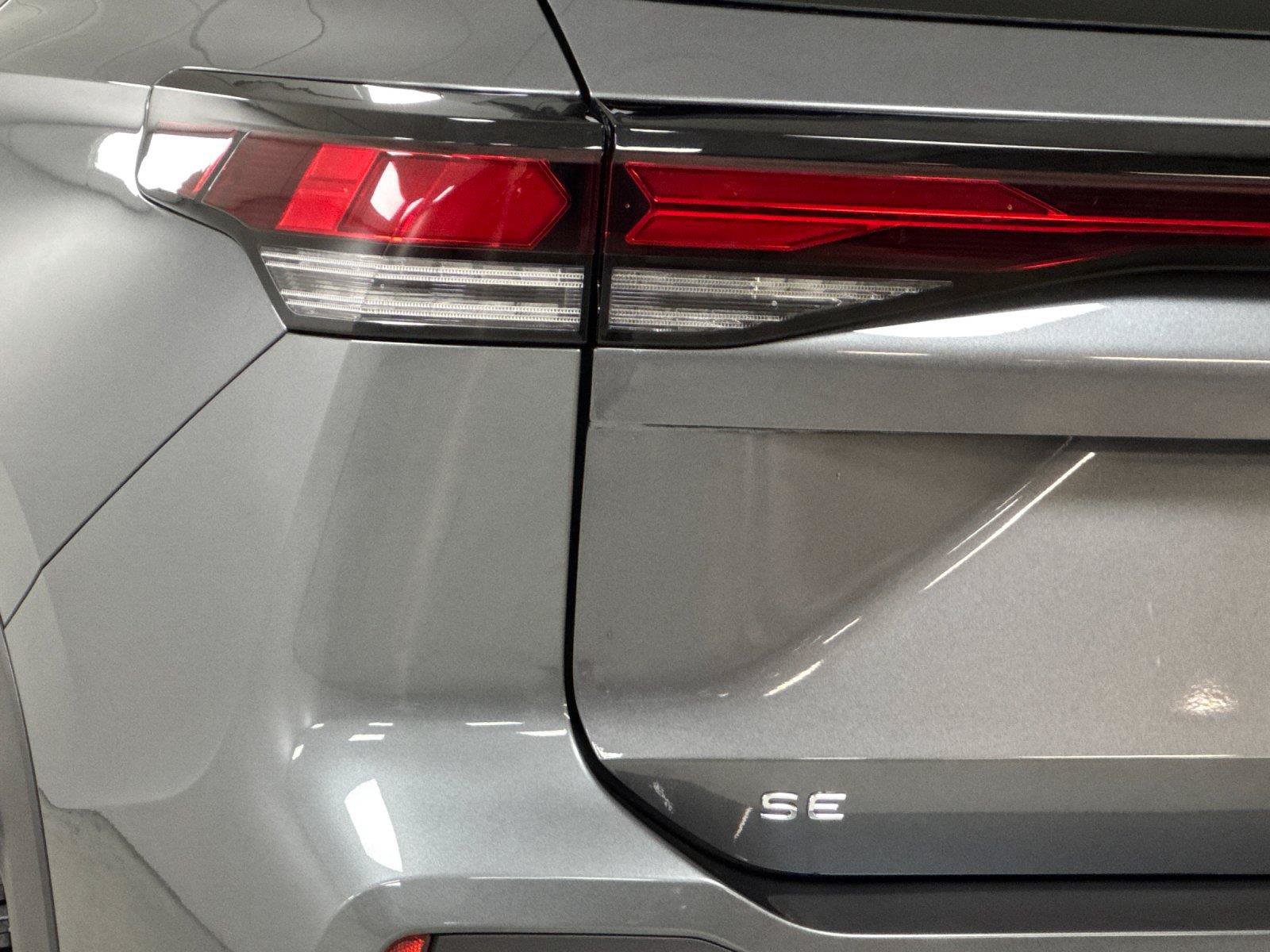 New 2026 Volkswagen Tiguan SE AWD/4WD image 25