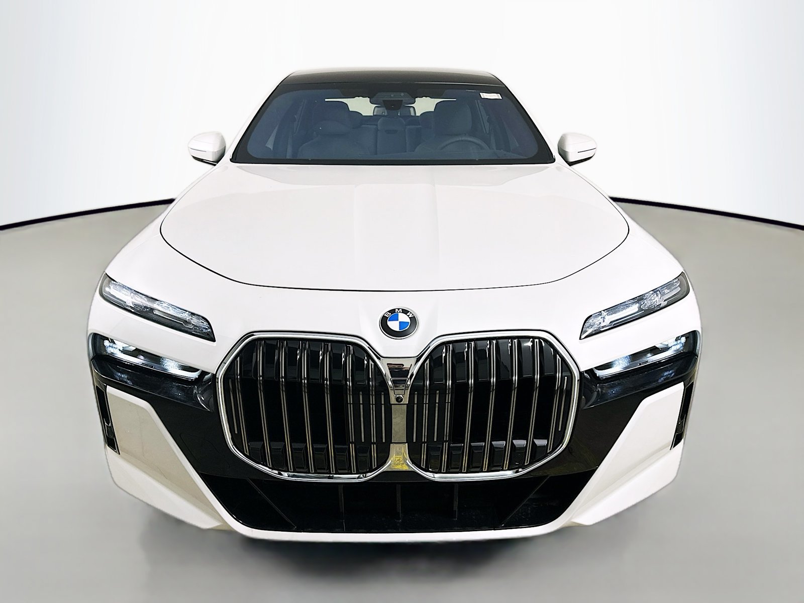 New 2026 BMW 760i xDrive w/ Executive Package AWD/4WD image 2