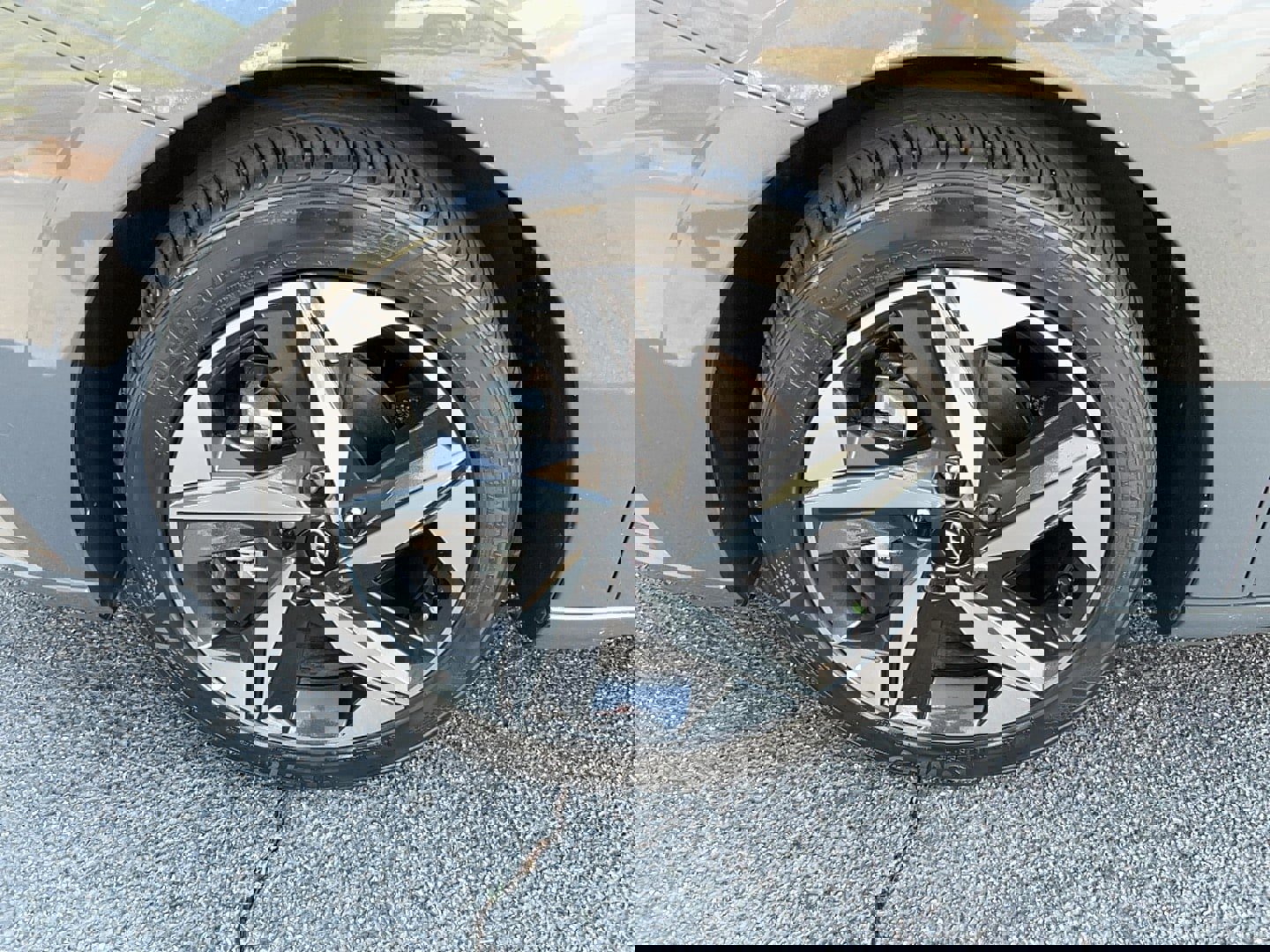 Used 2023 Hyundai Elantra SEL w/ Convenience Package image 9