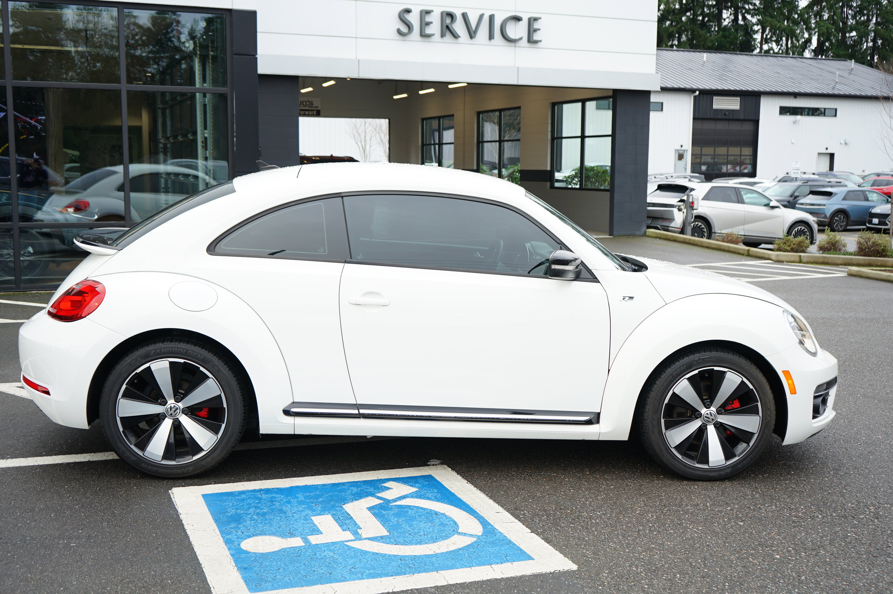 Used 2014 Volkswagen Beetle R-Line image 2