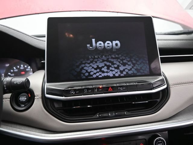 Used 2025 Jeep Compass Limited image 34