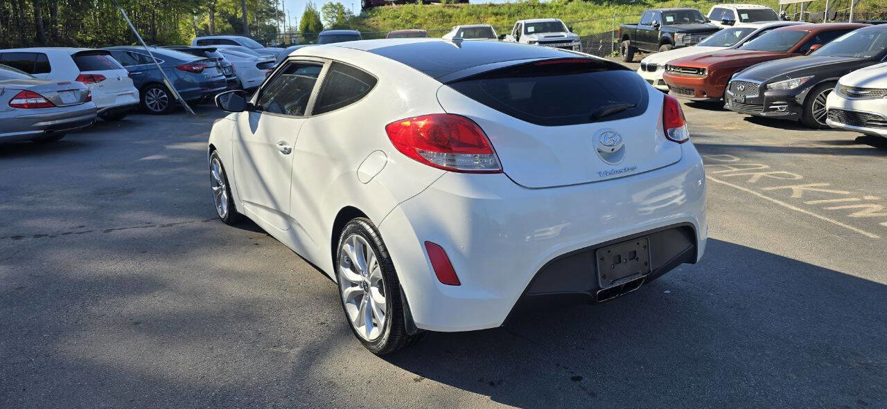 Used 2016 Hyundai Veloster image 7