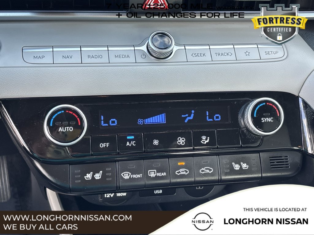 Used 2025 Hyundai Elantra Limited FWD image 16