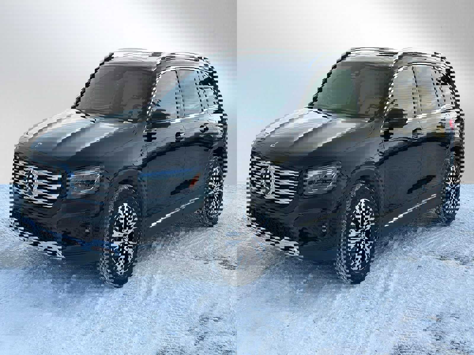 Used 2026 Mercedes-Benz GLB 250 4MATIC image 7