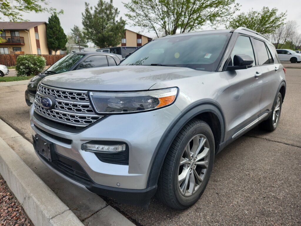 Used 2021 Ford Explorer Limited w/ Equipment Group 301A image 2