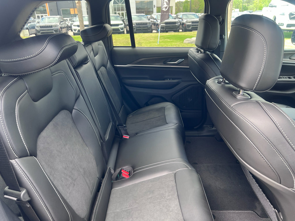 New 2026 Jeep Grand Cherokee Altitude RWD image 12