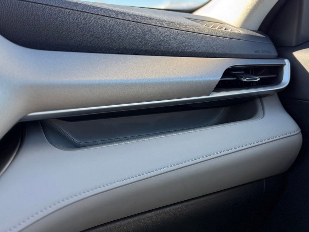 Certified 2025 Toyota Highlander XLE image 28