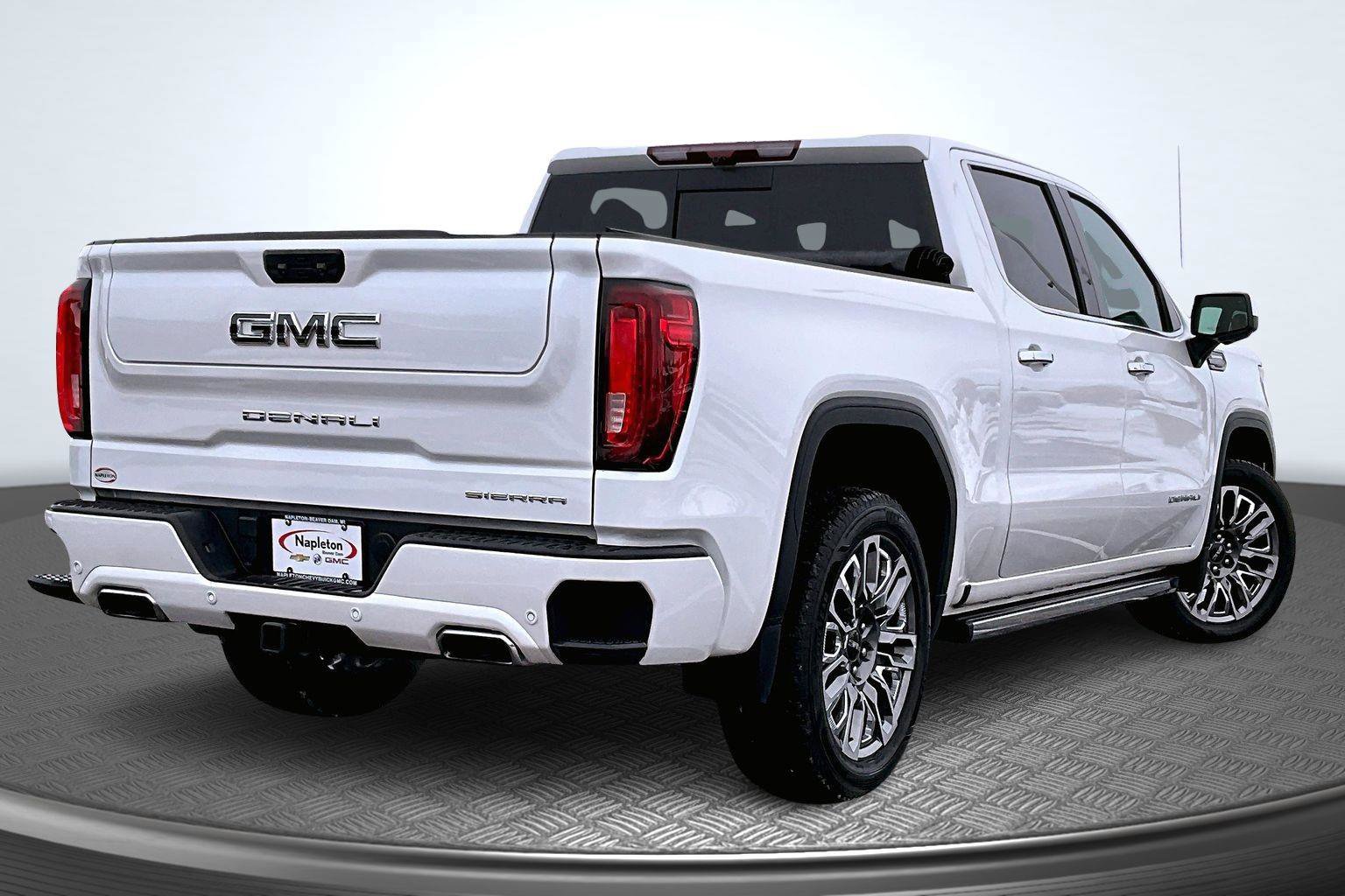 Used 2024 GMC Sierra 1500 Denali Ultimate image 2