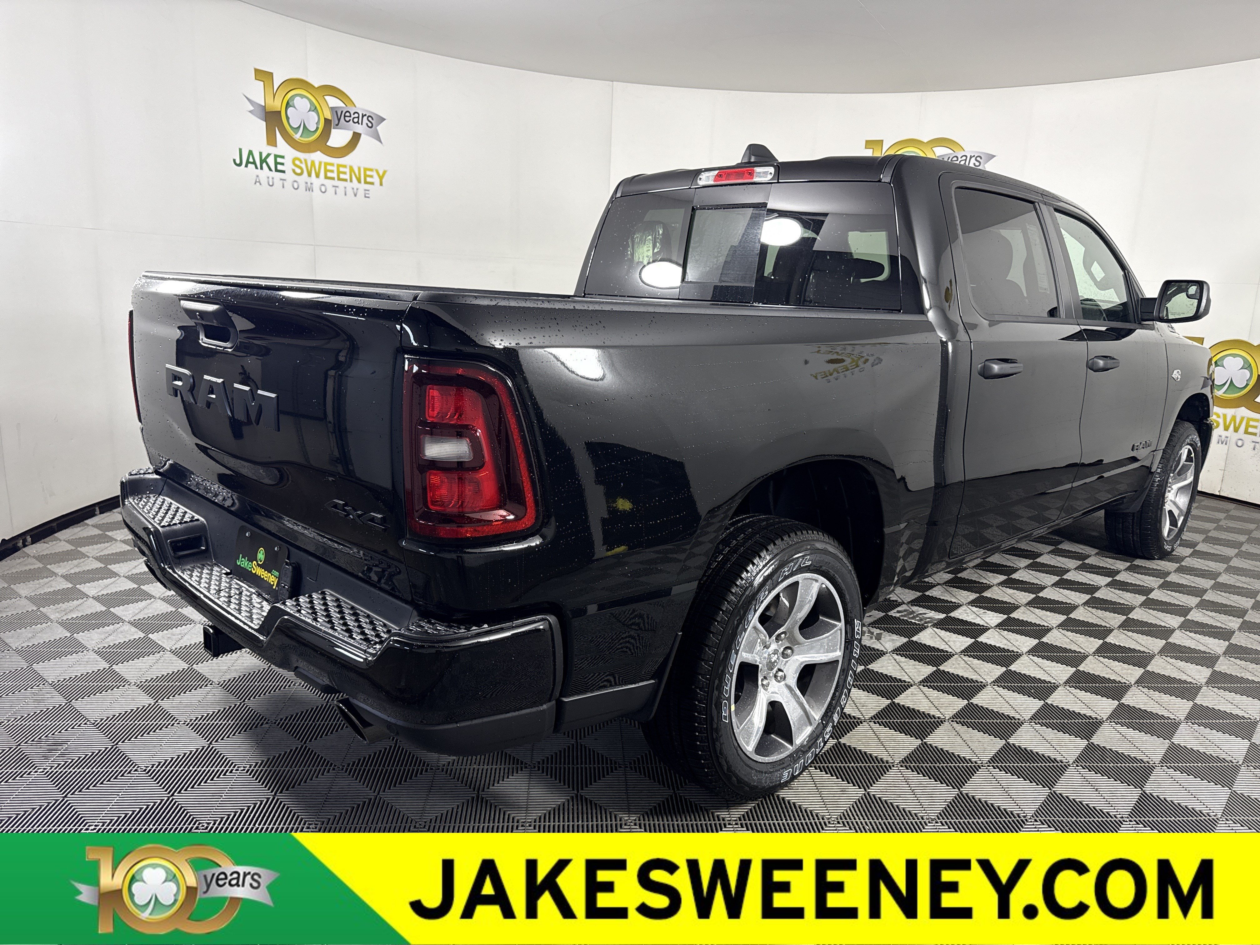 New 2026 RAM 1500 Express AWD/4WD image 10