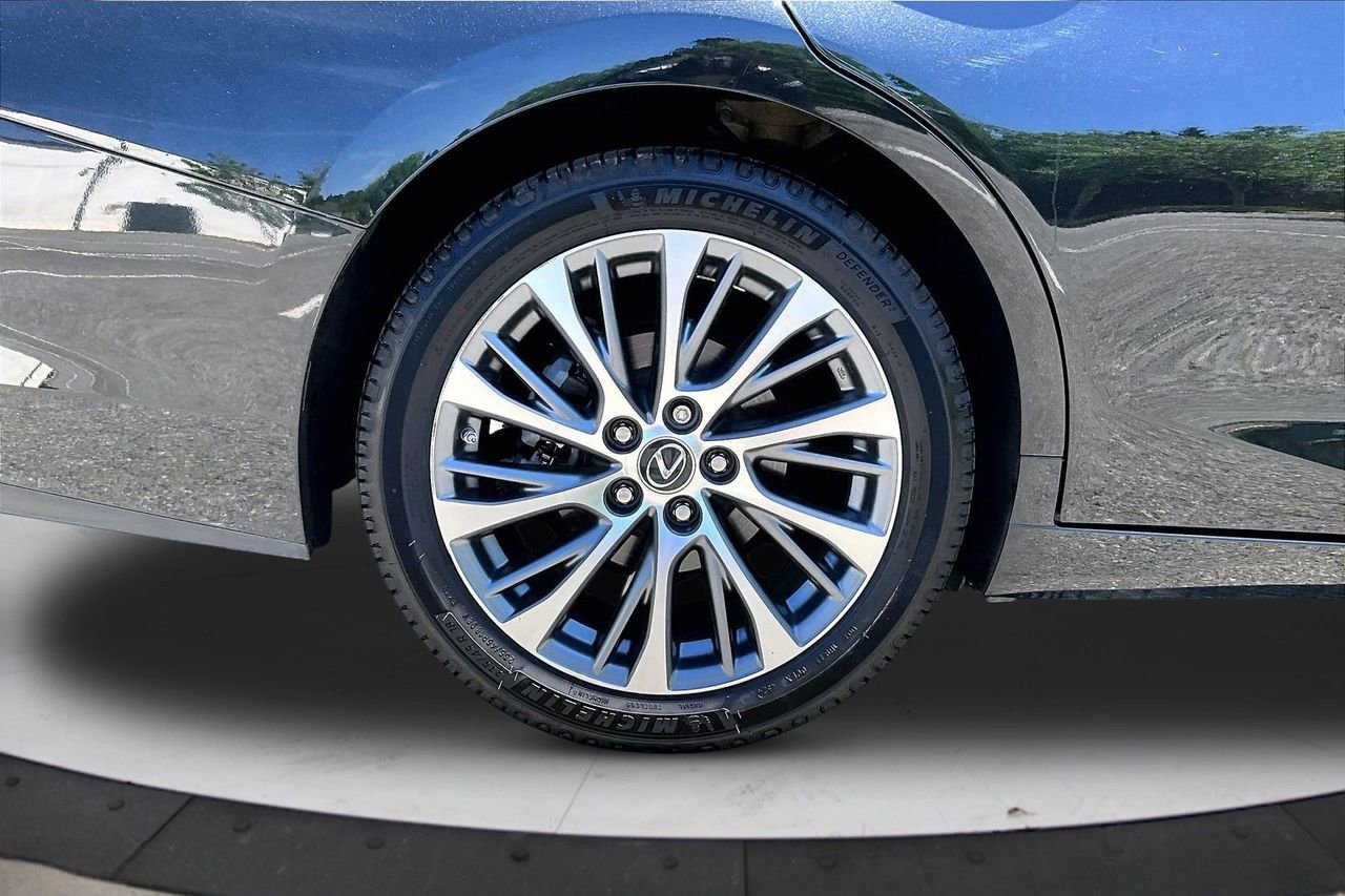 Used 2020 Lexus ES 350 w/ Premium Package image 34