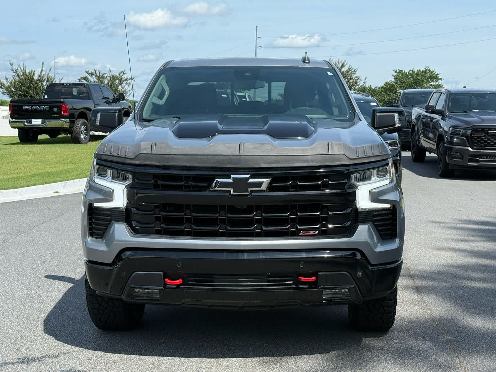 Used 2024 Chevrolet Silverado 1500 LT Trail Boss w/ LT Trail Boss Premium Package AWD/4WD image 8