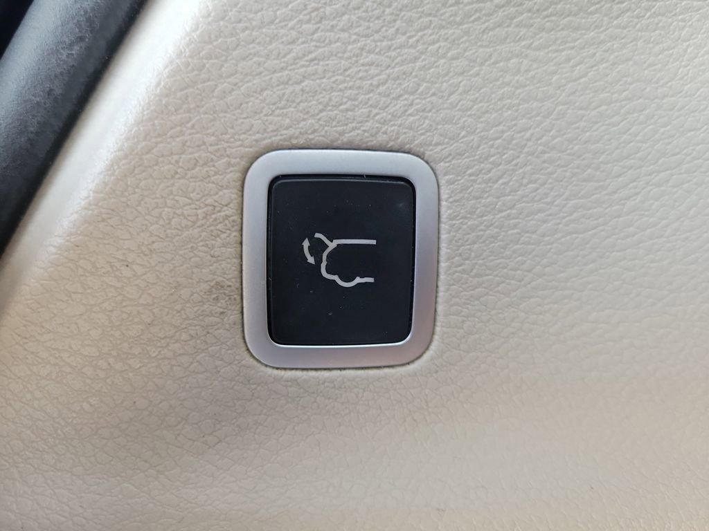 Used 2018 Chrysler Pacifica Touring-L FWD image 8