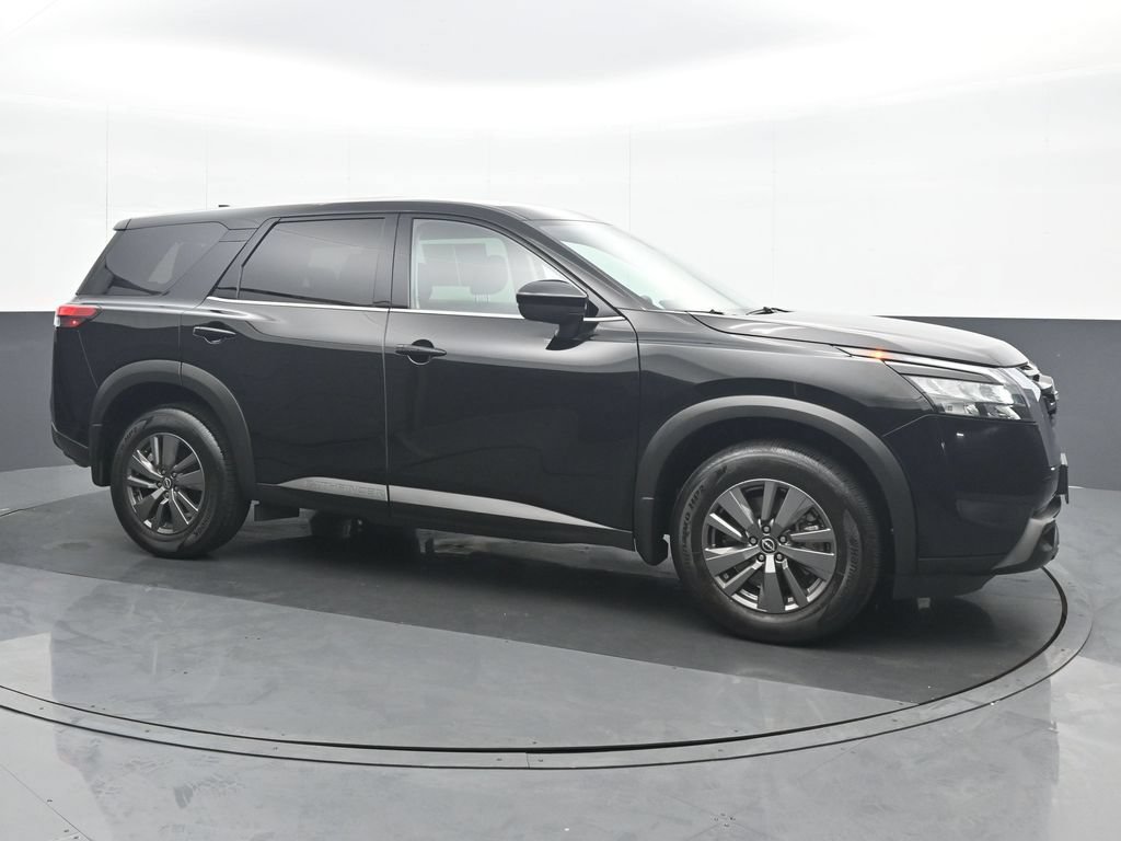 Used 2025 Nissan Pathfinder S AWD/4WD image 8