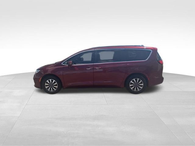 Used 2021 Chrysler Pacifica Touring-L FWD image 4