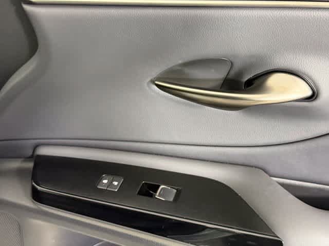 Used 2022 Lexus ES 350 w/ Accessory Package 2 FWD image 25