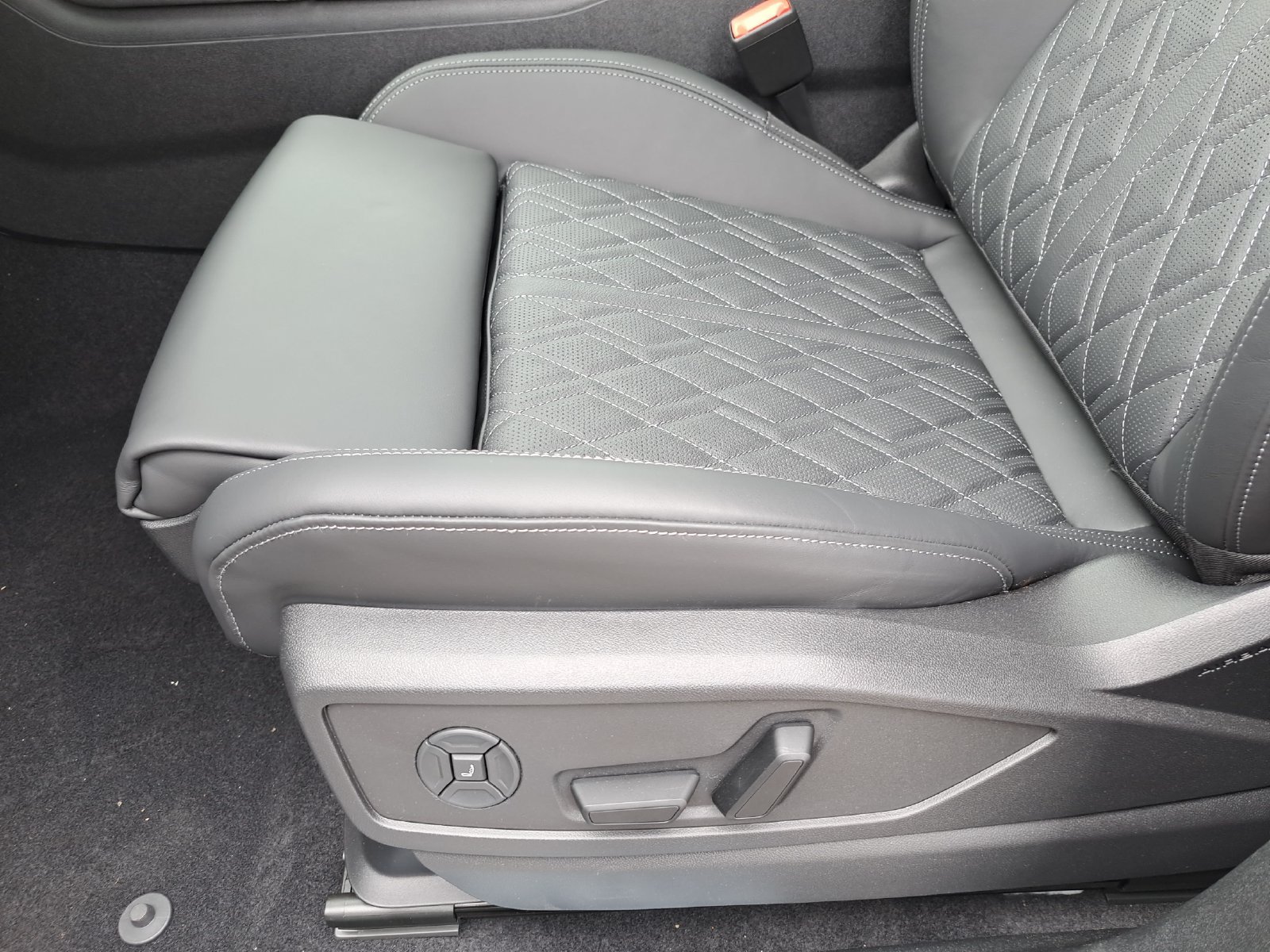 New 2026 Audi SQ5 Premium Plus AWD/4WD image 30