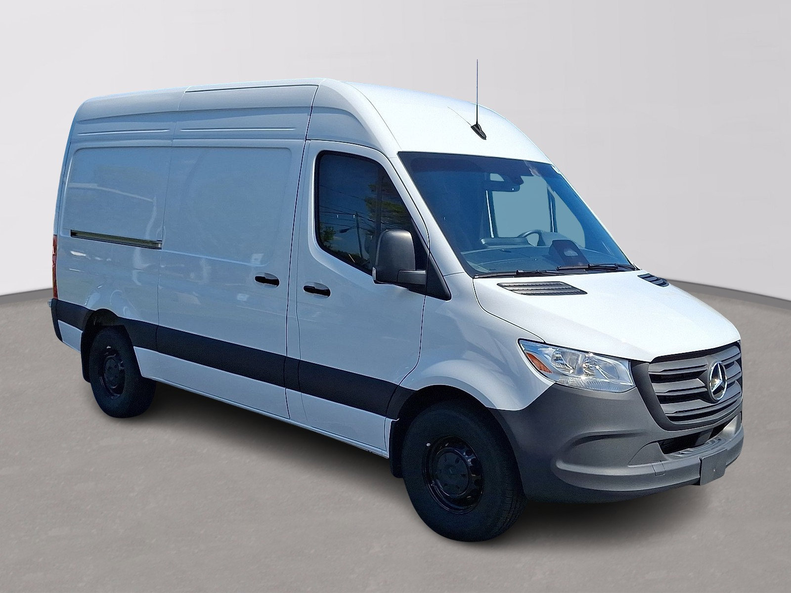 Used 2025 Mercedes-Benz Sprinter 2500 image 3